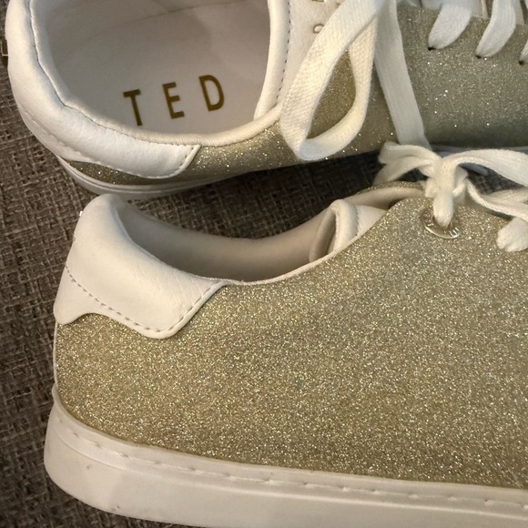 Ted Baker Feeke Gold Metallic Glitter Sneakers Size 8 New - Picture 9 of 16